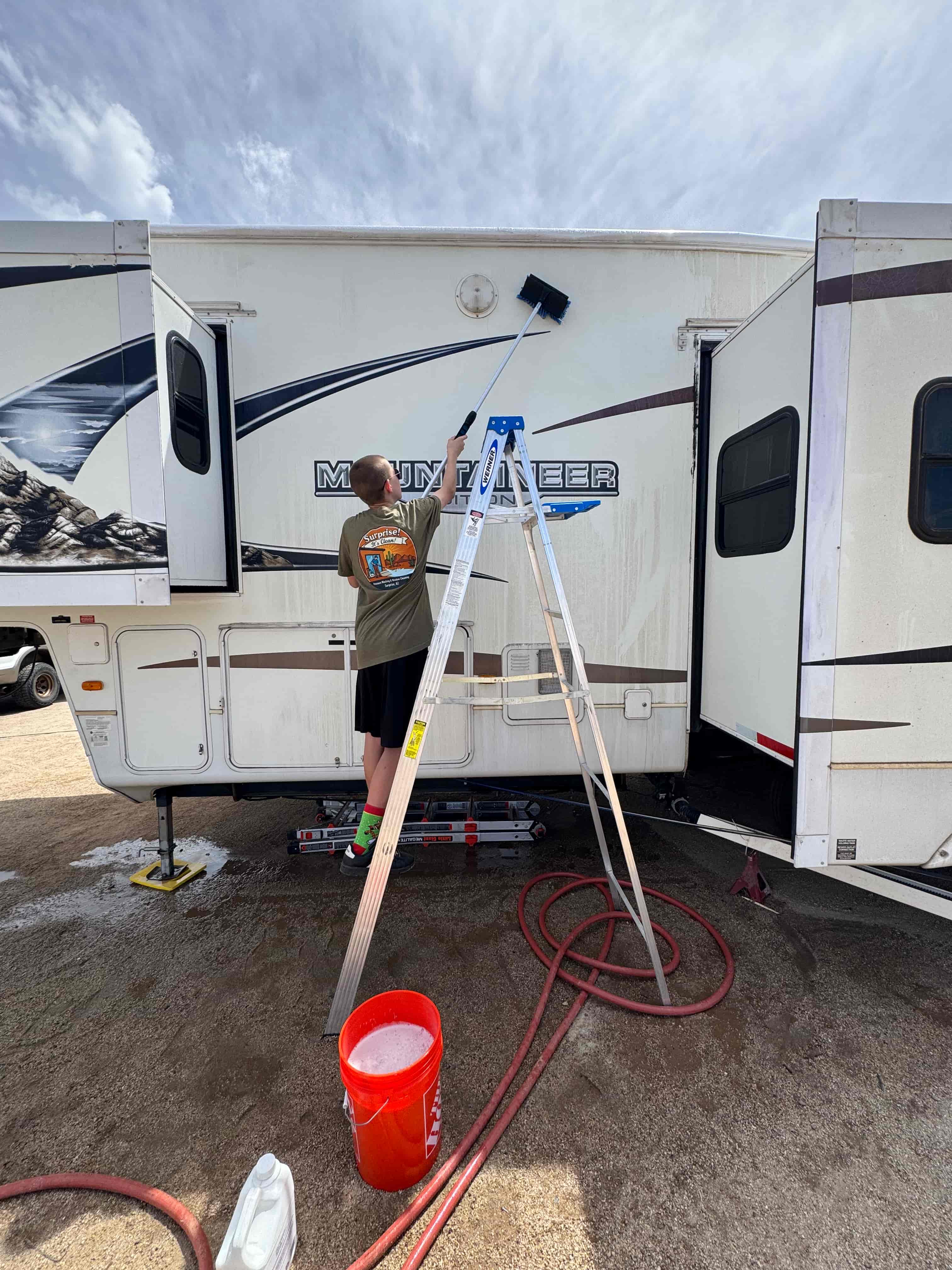 RV mid-wash in progress